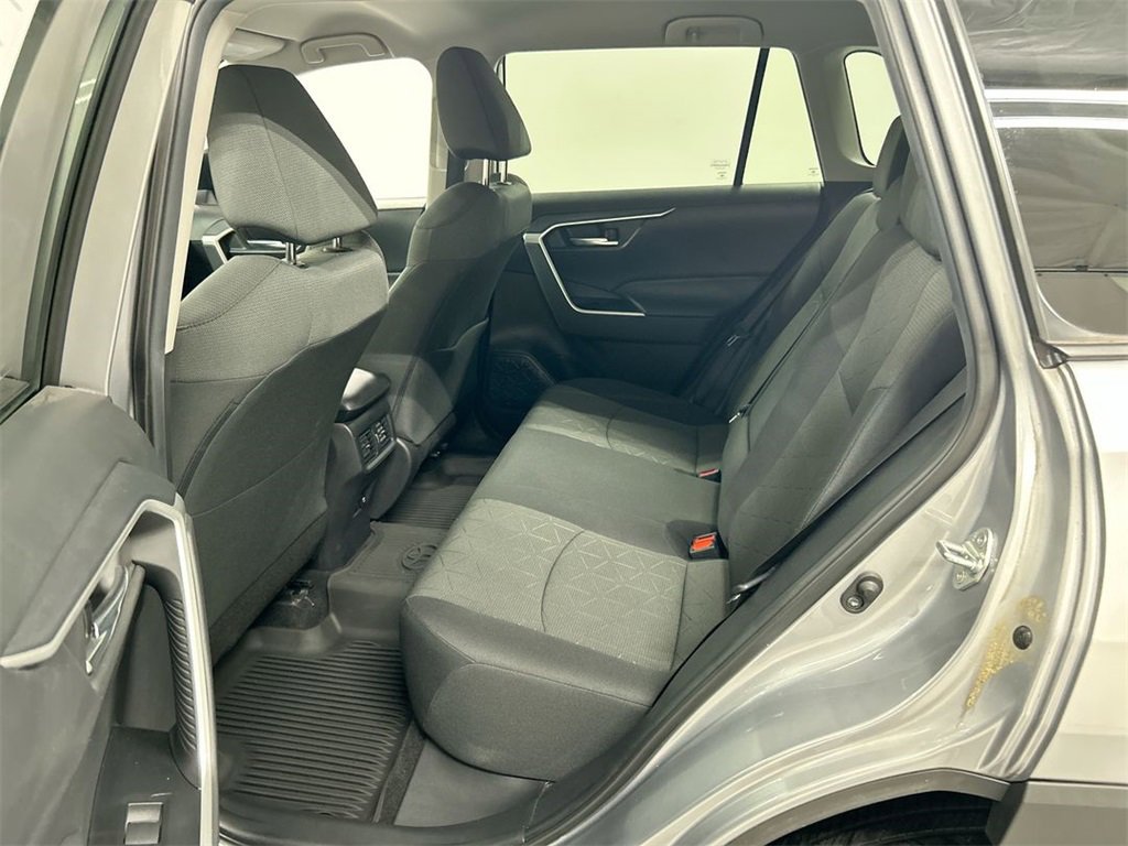 Used 2021 Toyota RAV4 XLE image 19