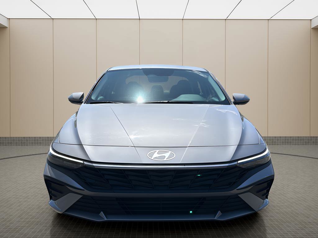 Used 2025 Hyundai Elantra SE FWD image 8