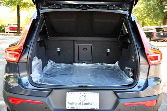 New 2026 Volvo XC40 B5 Ultra w/ Protection Package Premier AWD/4WD image 27