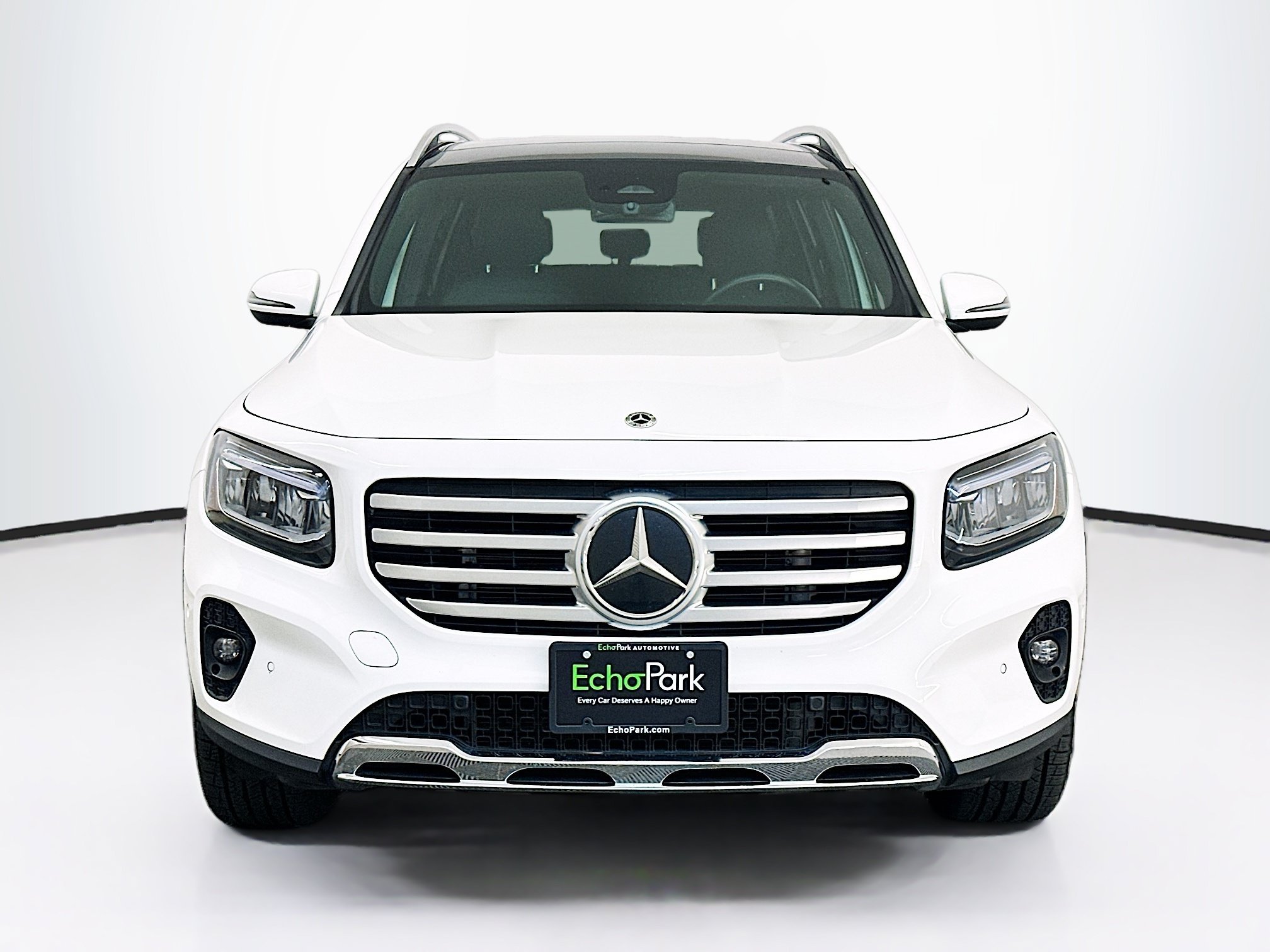 Used 2025 Mercedes-Benz GLB 250 4MATIC image 2