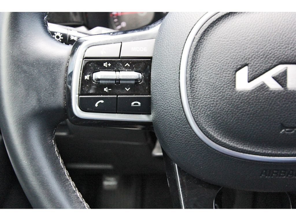 Used 2023 Kia Sorento S w/ Panoramic Sunroof Package FWD image 19