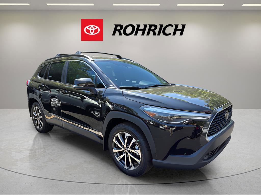 Used 2023 Toyota Corolla Cross XLE w/ Convenience Package AWD/4WD image 4