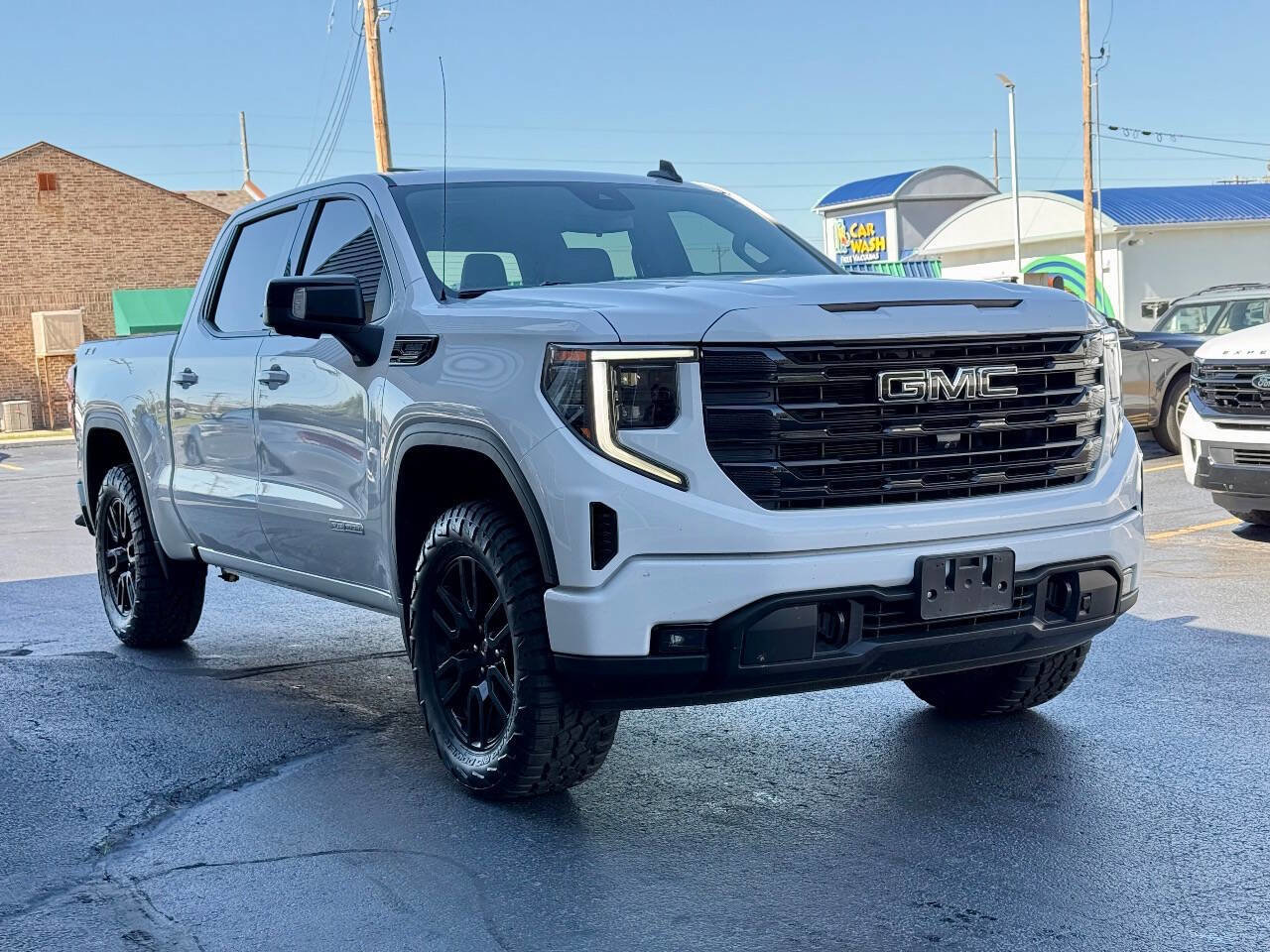 Used 2022 GMC Sierra 1500 Elevation w/ Elevation Premium Package image 3