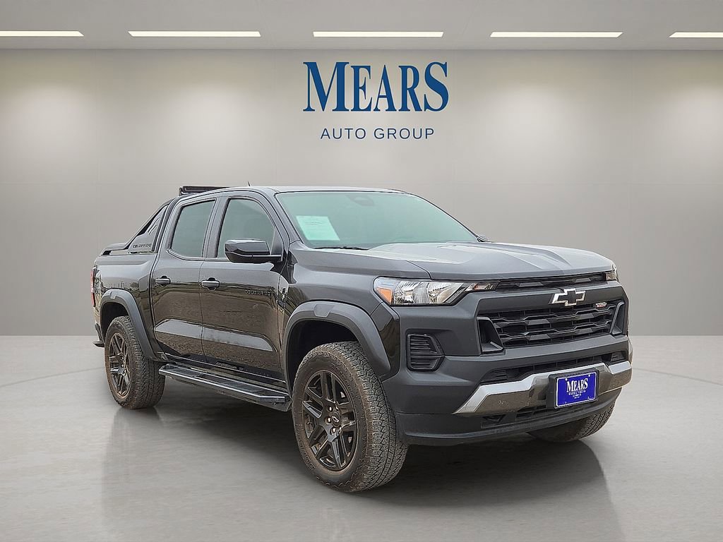 Used 2025 Chevrolet Colorado Trail Boss w/ Midnight Edition image 7