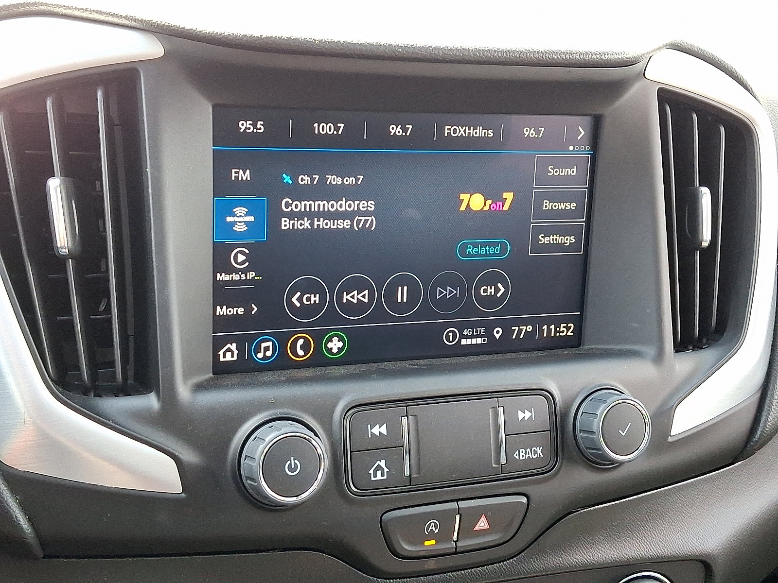 Used 2022 GMC Terrain SLT w/ Tech Package image 18