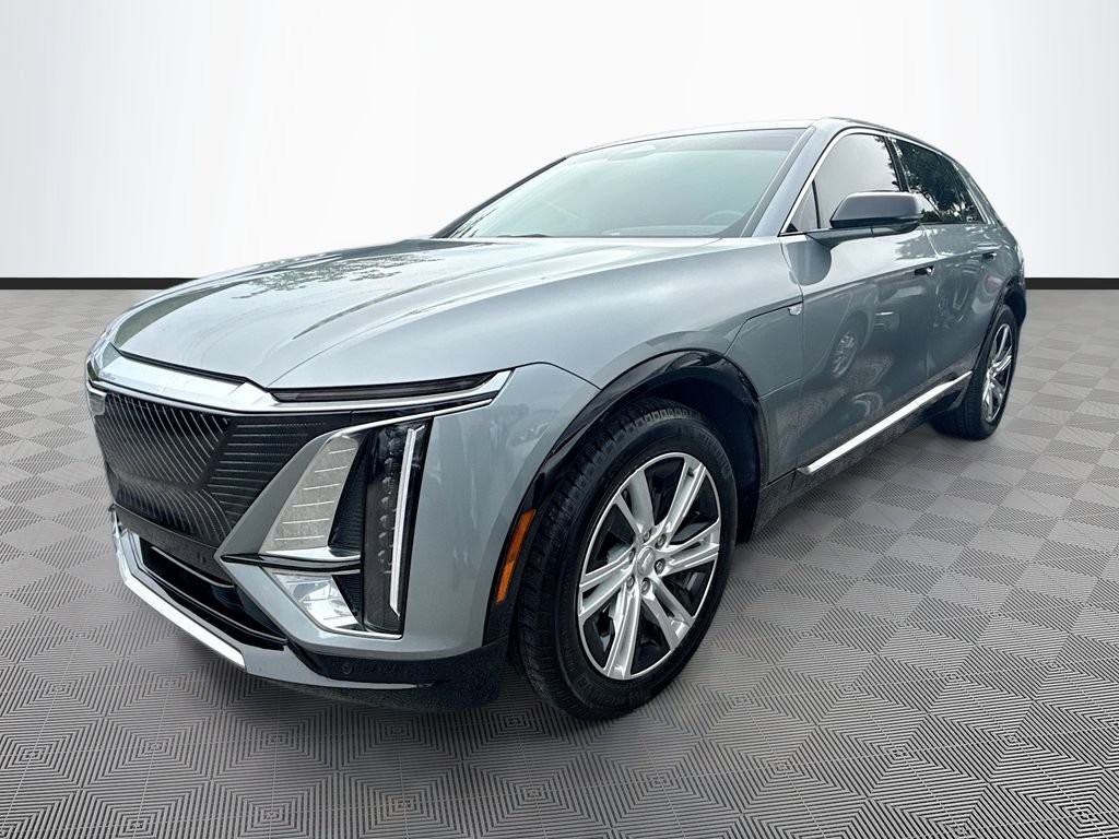 Used 2024 Cadillac Lyriq Tech RWD image 3