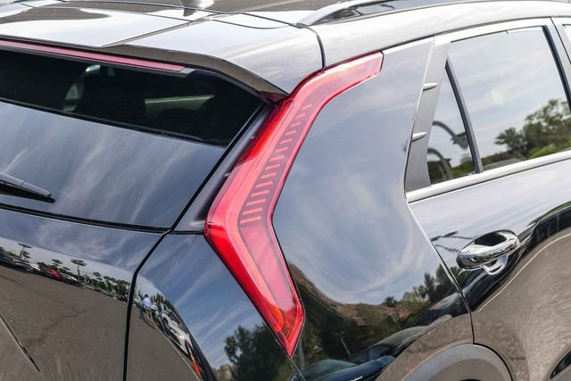 Certified 2025 Kia Niro EX image 8