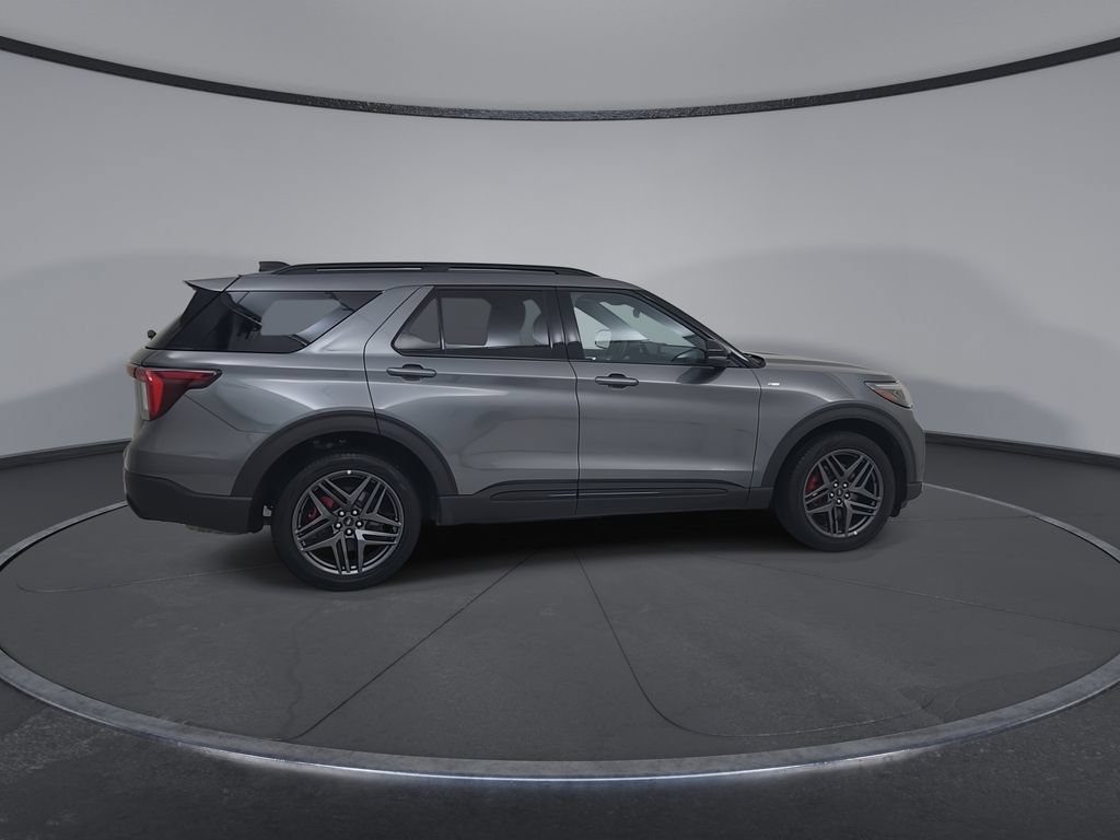 Used 2025 Ford Explorer ST-Line w/ ST-Line Street Pack AWD/4WD image 17