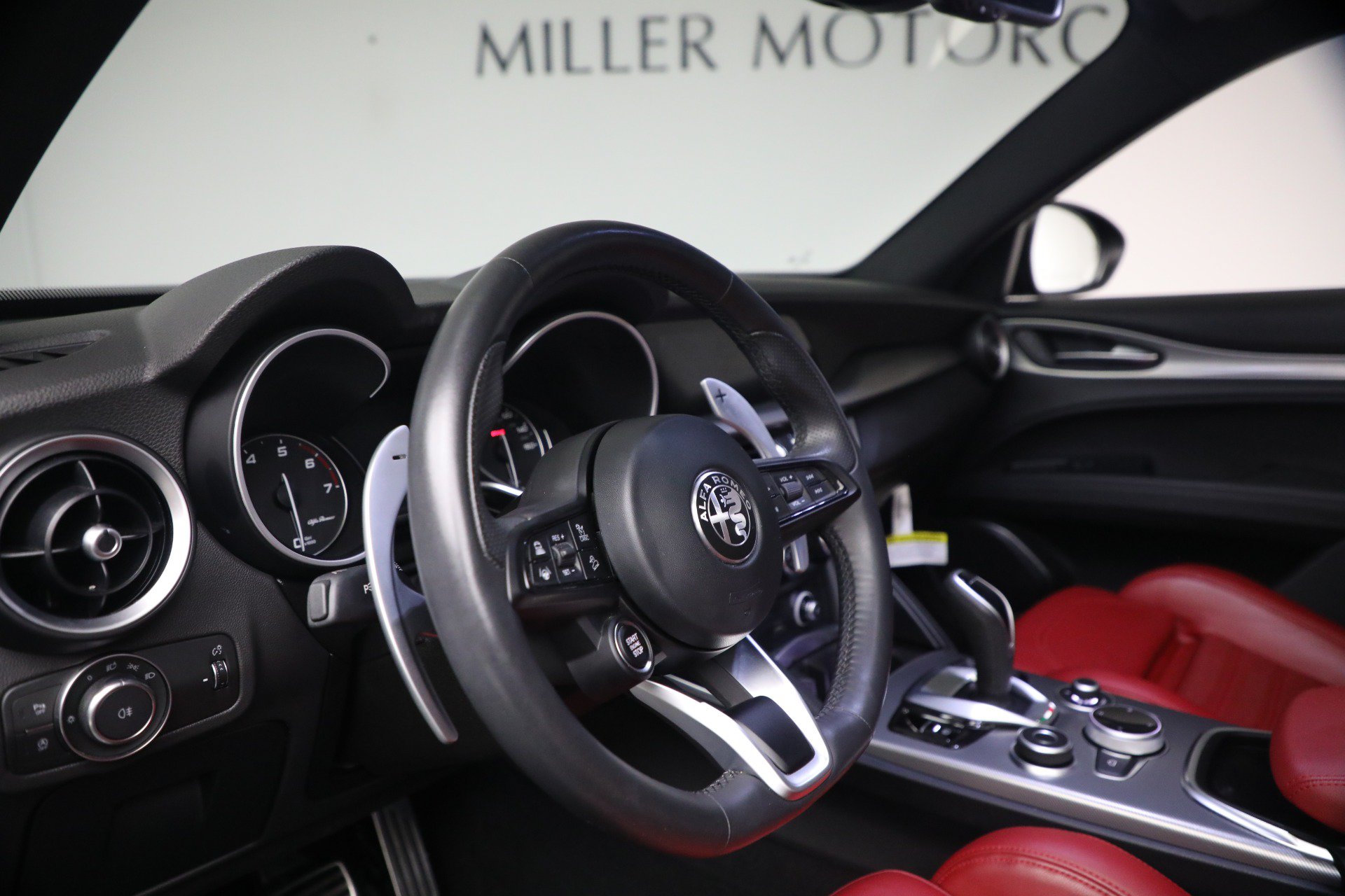 Used 2023 Alfa Romeo Stelvio Veloce AWD/4WD image 13