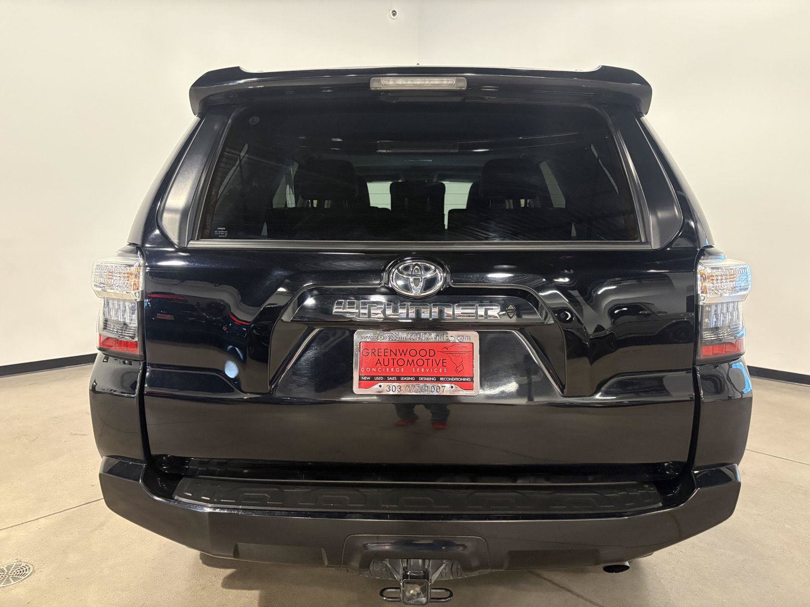 Used 2021 Toyota 4Runner SR5 Premium w/ Moonroof Package AWD/4WD image 4