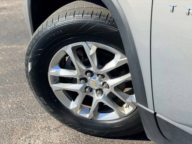 Used 2018 Chevrolet Traverse LT FWD image 28