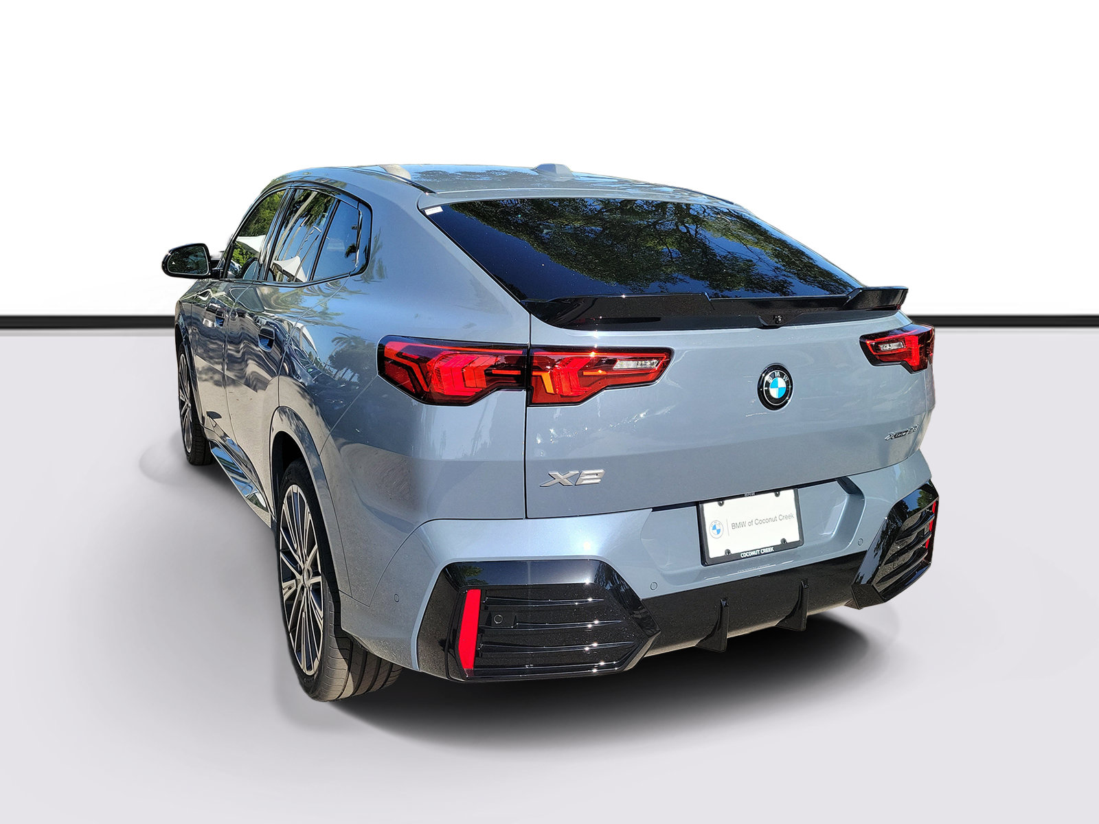 New 2026 BMW X2 xDrive28i w/ M Sport Package AWD/4WD image 3