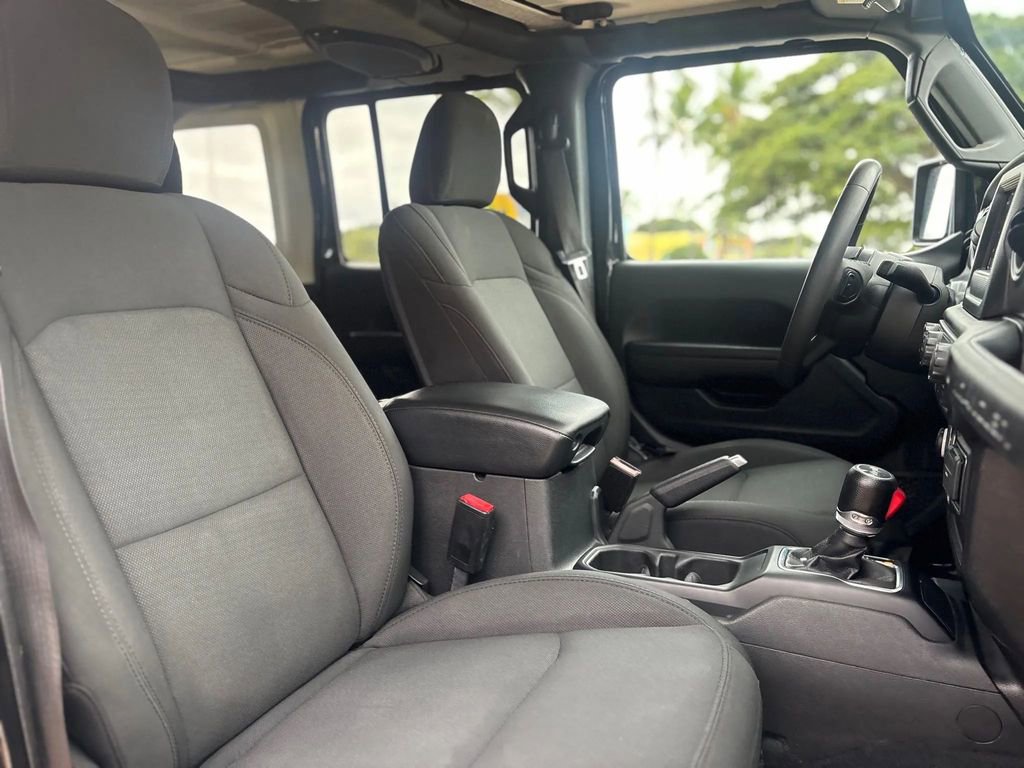Used 2023 Jeep Wrangler Sport S image 9