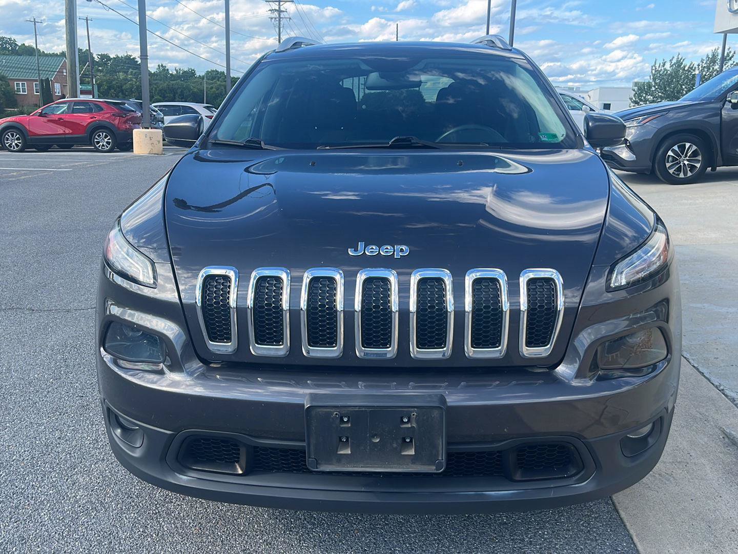 Used 2017 Jeep Cherokee Latitude w/ Safety/Convenience Group AWD/4WD image 2