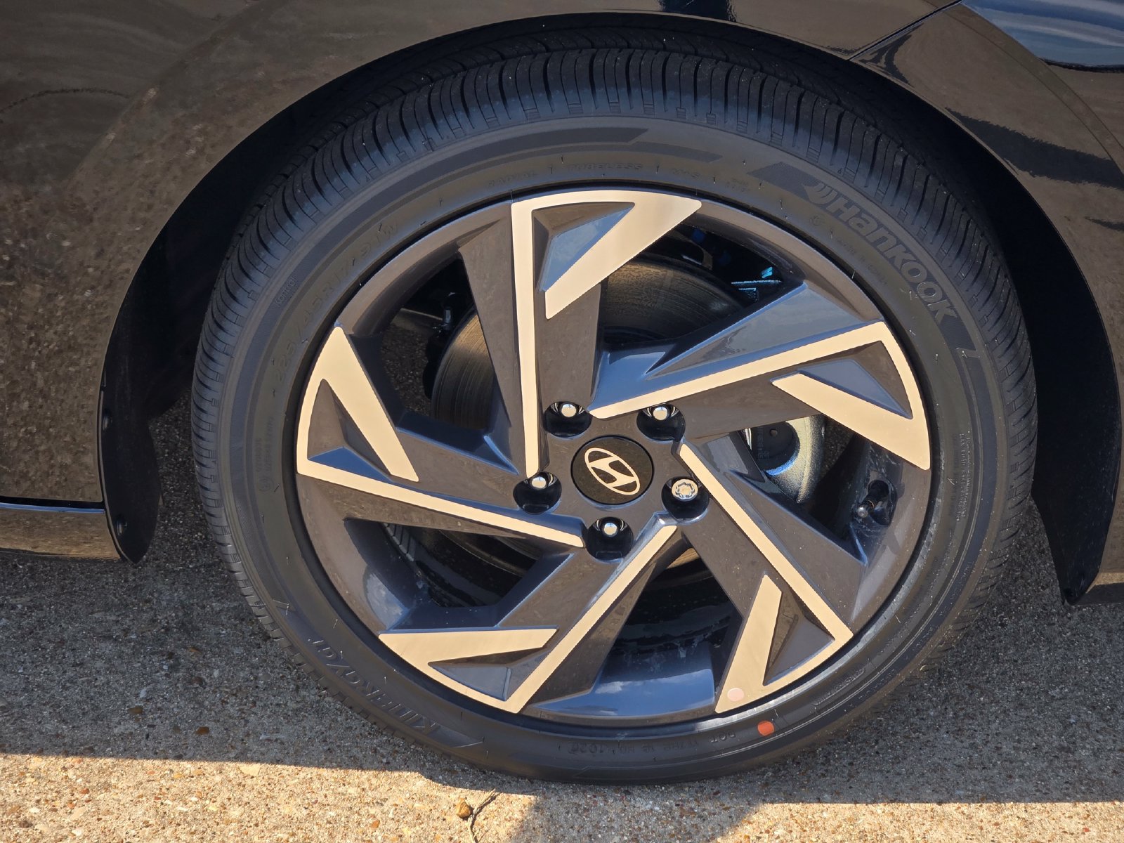 New 2026 Hyundai Elantra Limited FWD image 7