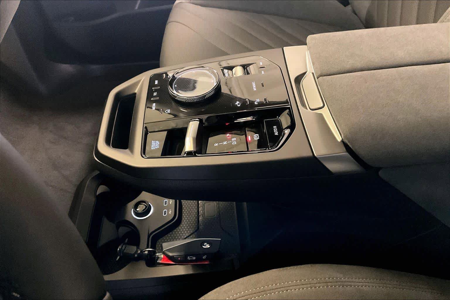 New 2026 BMW iX xDrive60 w/ M Sport Package image 7