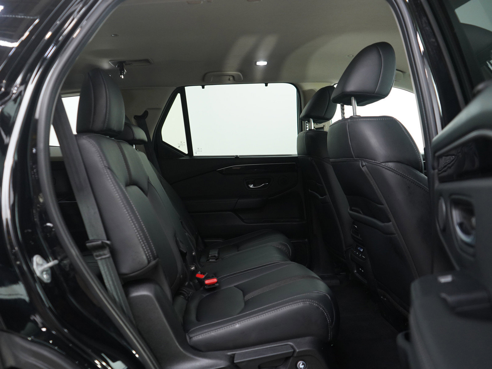 Used 2025 Honda Pilot EX-L image 14