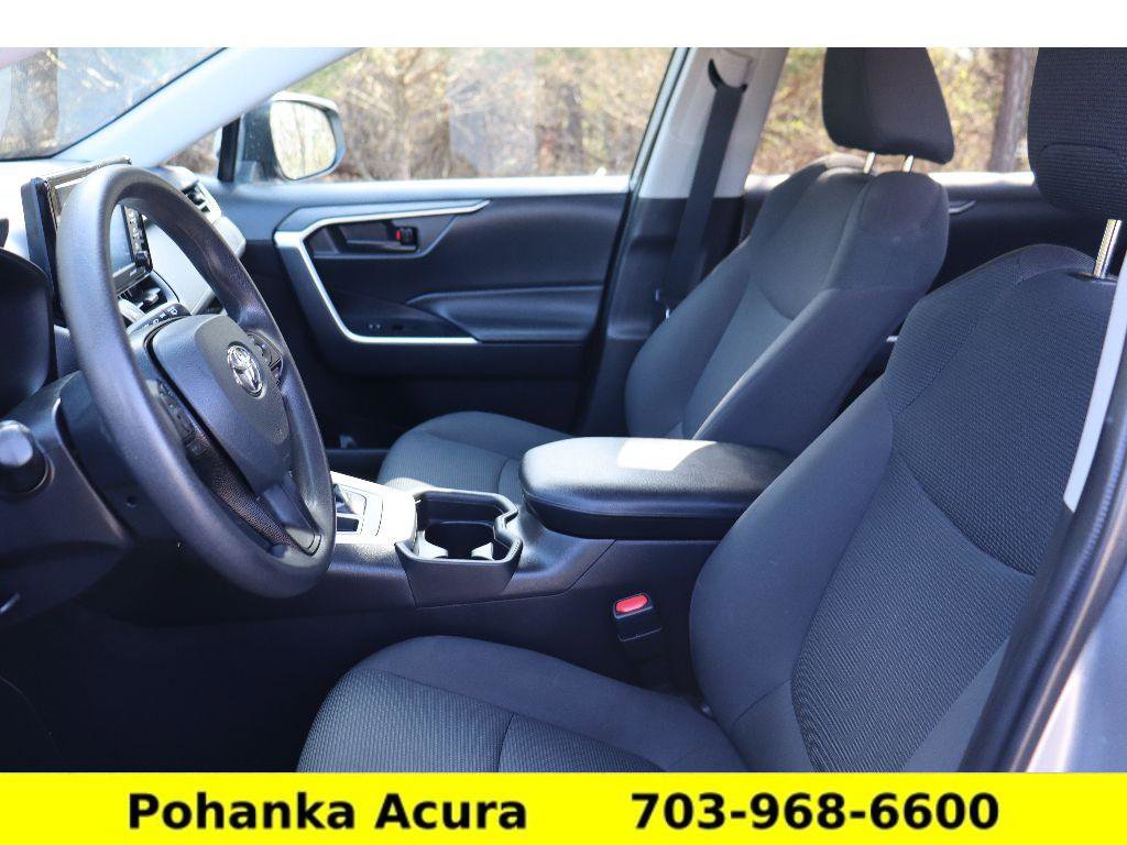 Used 2021 Toyota RAV4 LE image 21