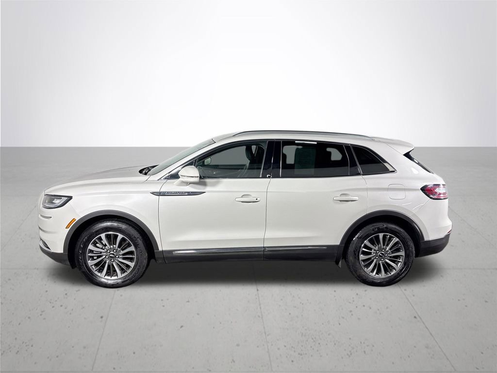 Used 2022 Lincoln Nautilus FWD w/ Premium Package image 9