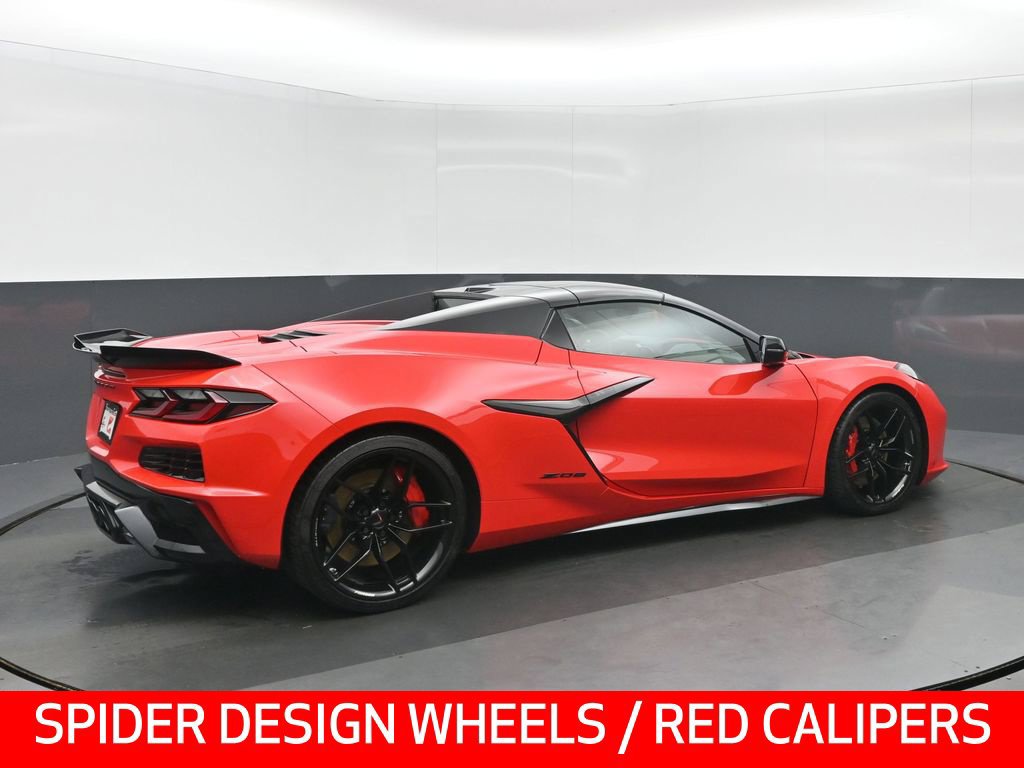 Used 2025 Chevrolet Corvette Z06 RWD image 3