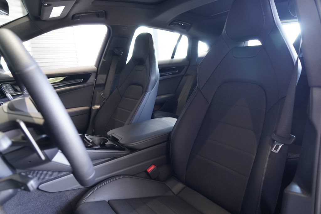 New 2026 Porsche Panamera RWD image 10