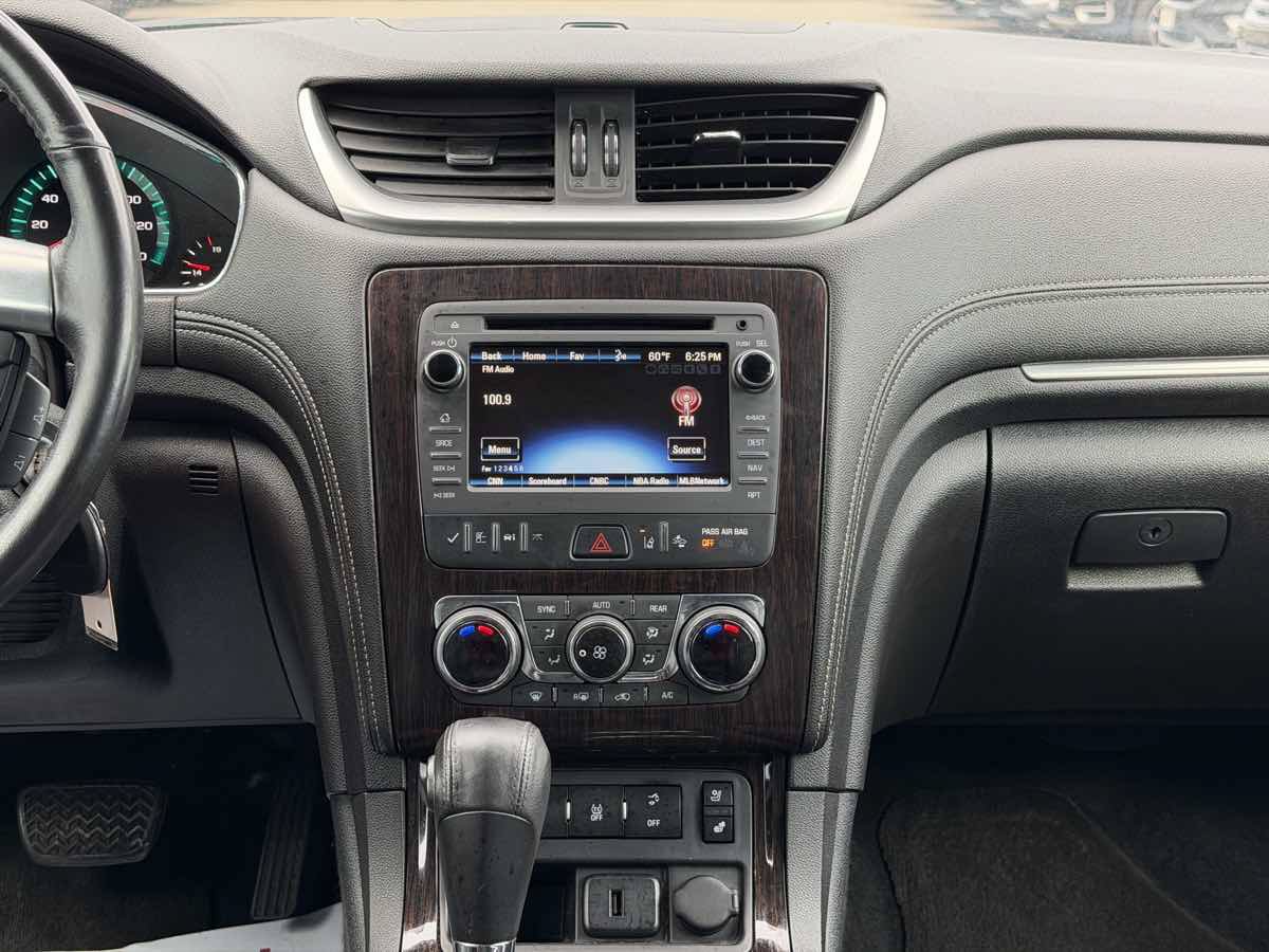 Used 2016 Chevrolet Traverse LTZ AWD/4WD image 23