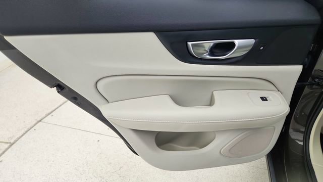Used 2024 Volvo S60 B5 Plus w/ Climate Package image 33