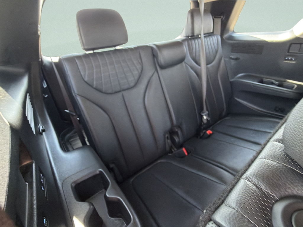 Used 2024 Hyundai Palisade Limited FWD image 13