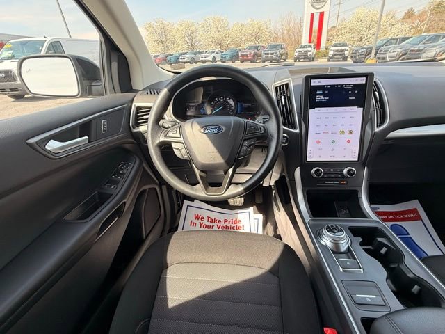 Used 2024 Ford Edge SE w/ Black Appearance Package AWD/4WD image 22