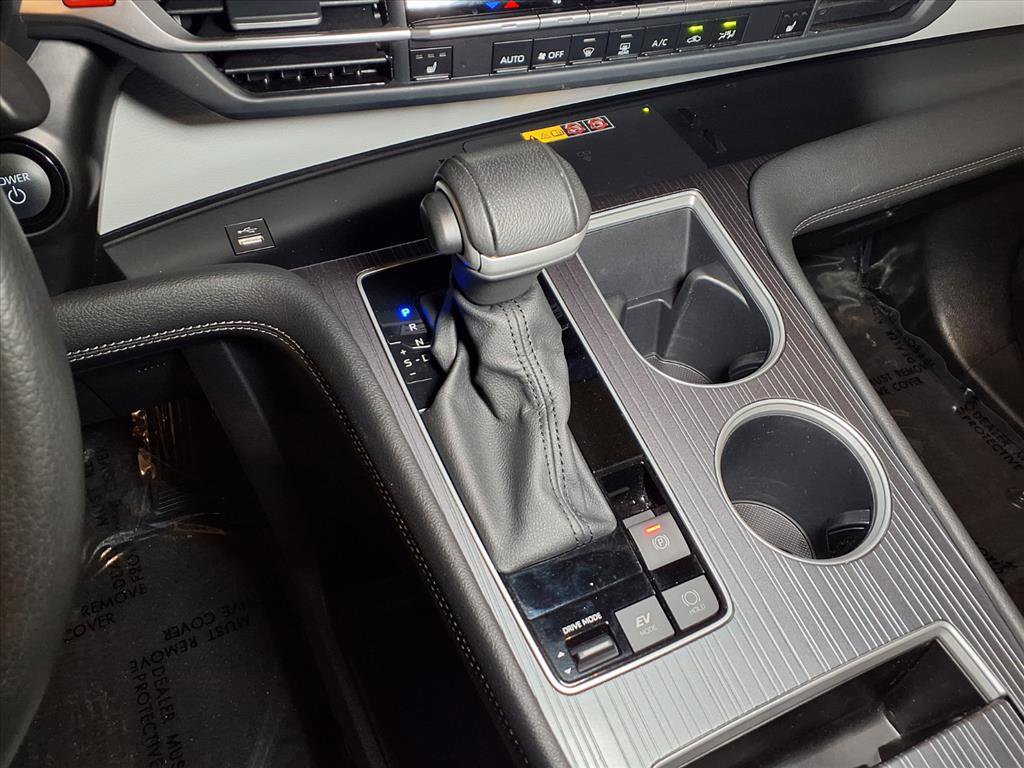 Used 2025 Toyota Sienna XLE image 24