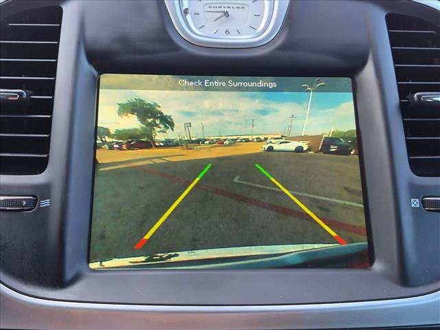 Used 2019 Chrysler 300 Limited AWD/4WD image 13