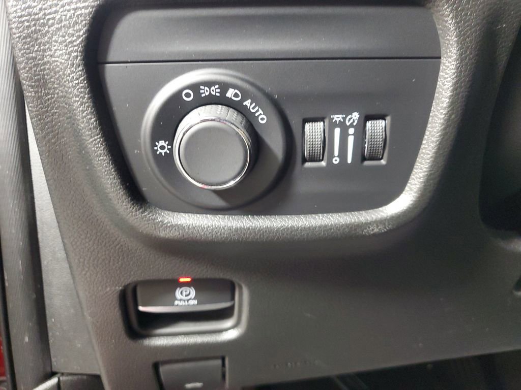 Used 2024 Jeep Grand Cherokee L Altitude image 12