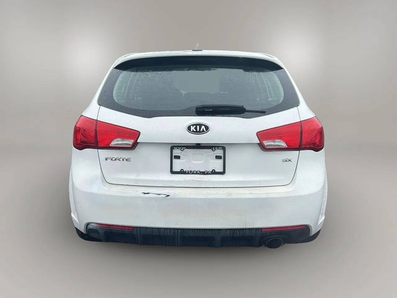 Used 2011 Kia Forte SX FWD image 6