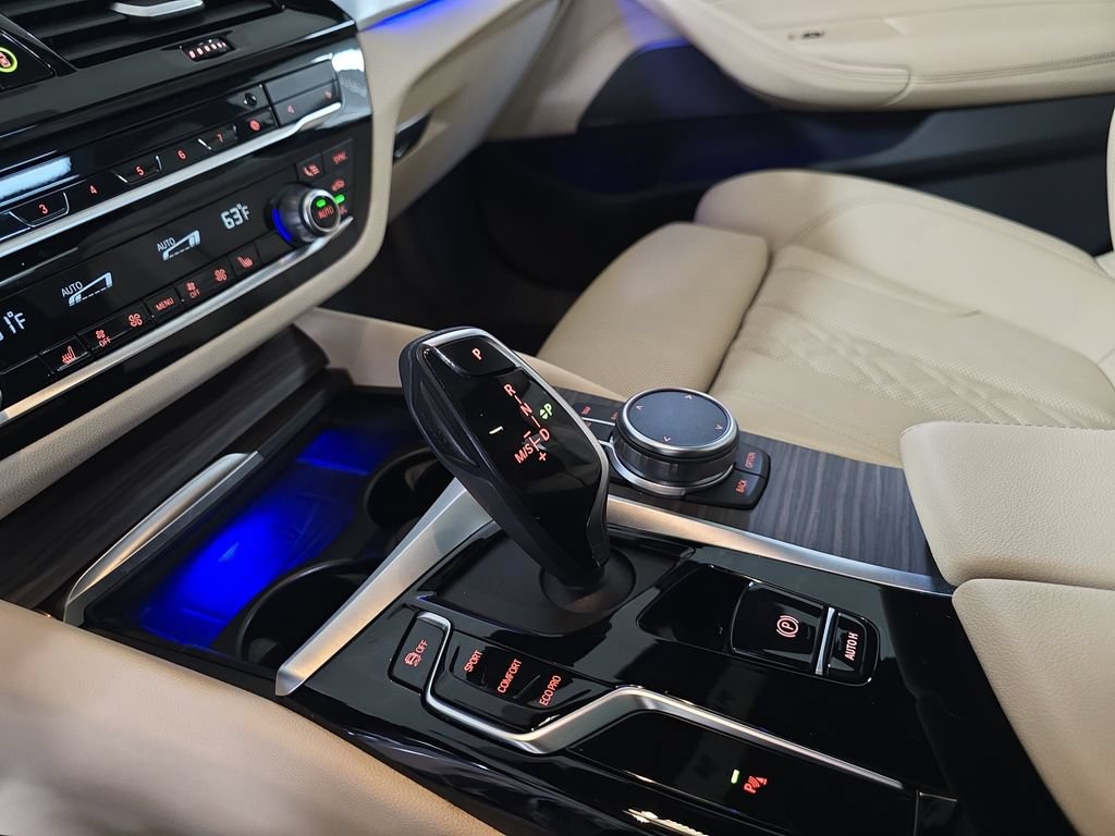 Used 2023 BMW 530i w/ Premium Package RWD image 26
