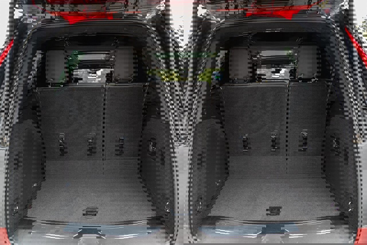 Used 2023 Cadillac Escalade Premium Luxury Platinum image 44