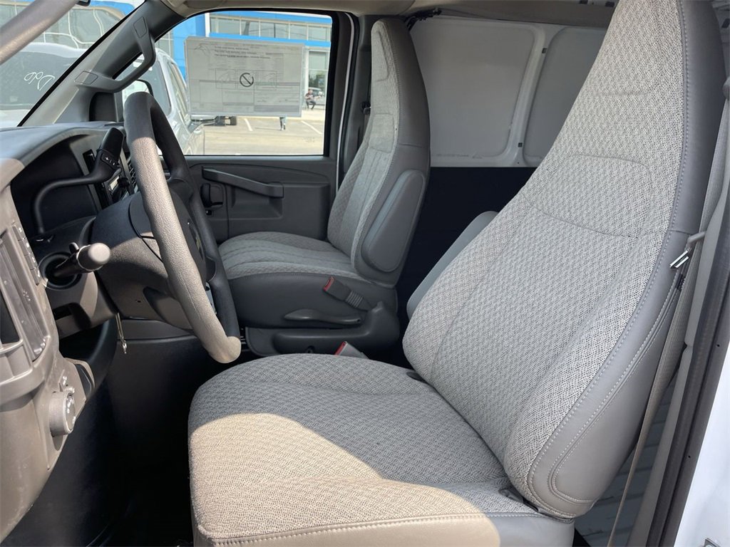 New 2025 Chevrolet Express 3500 Extended w/ Driver Convenience Package image 7