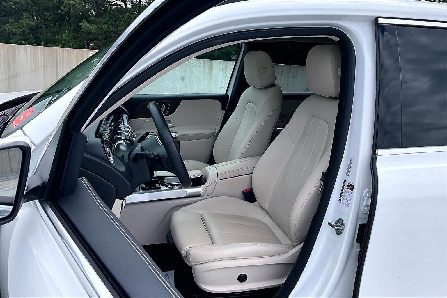 Used 2023 Mercedes-Benz GLB 250 image 8