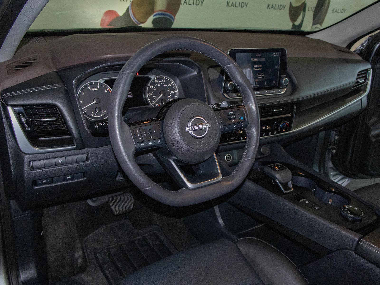 Used 2023 Nissan Rogue SV w/ SV Premium Package image 5