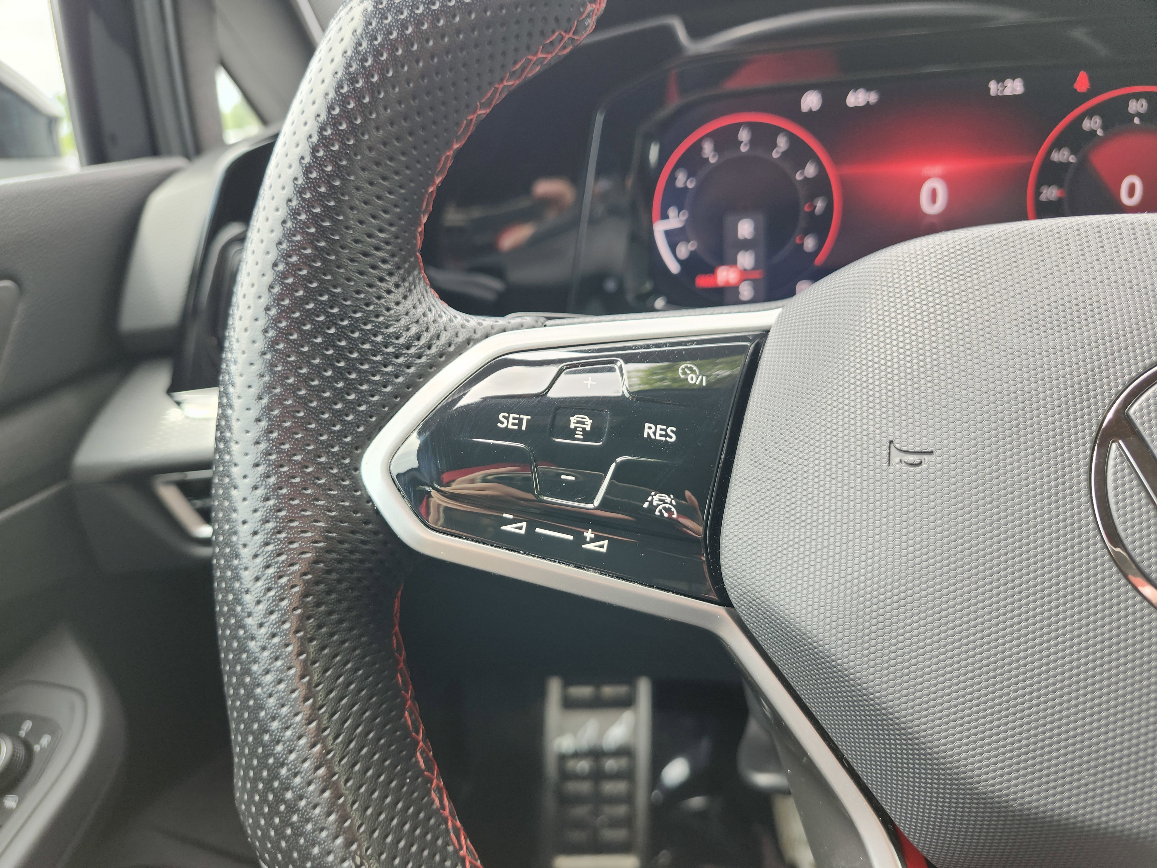 Used 2024 Volkswagen GTI SE FWD image 40