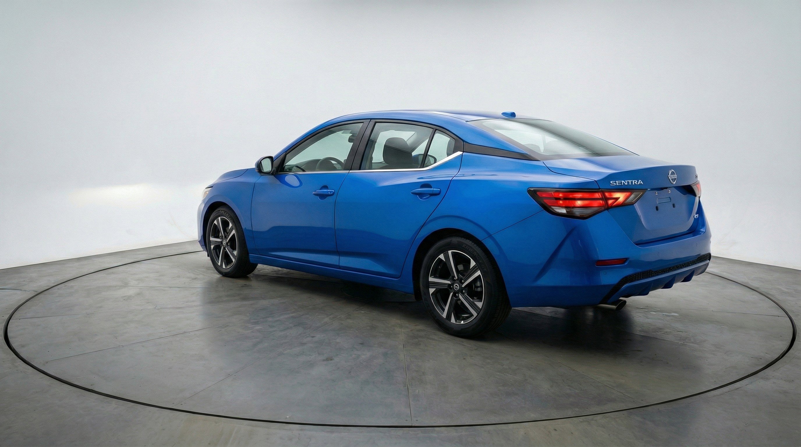 Used 2025 Nissan Sentra SV image 6