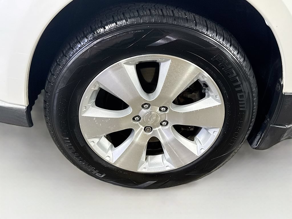 Used 2010 Subaru Outback 3.6R Limited AWD/4WD image 40