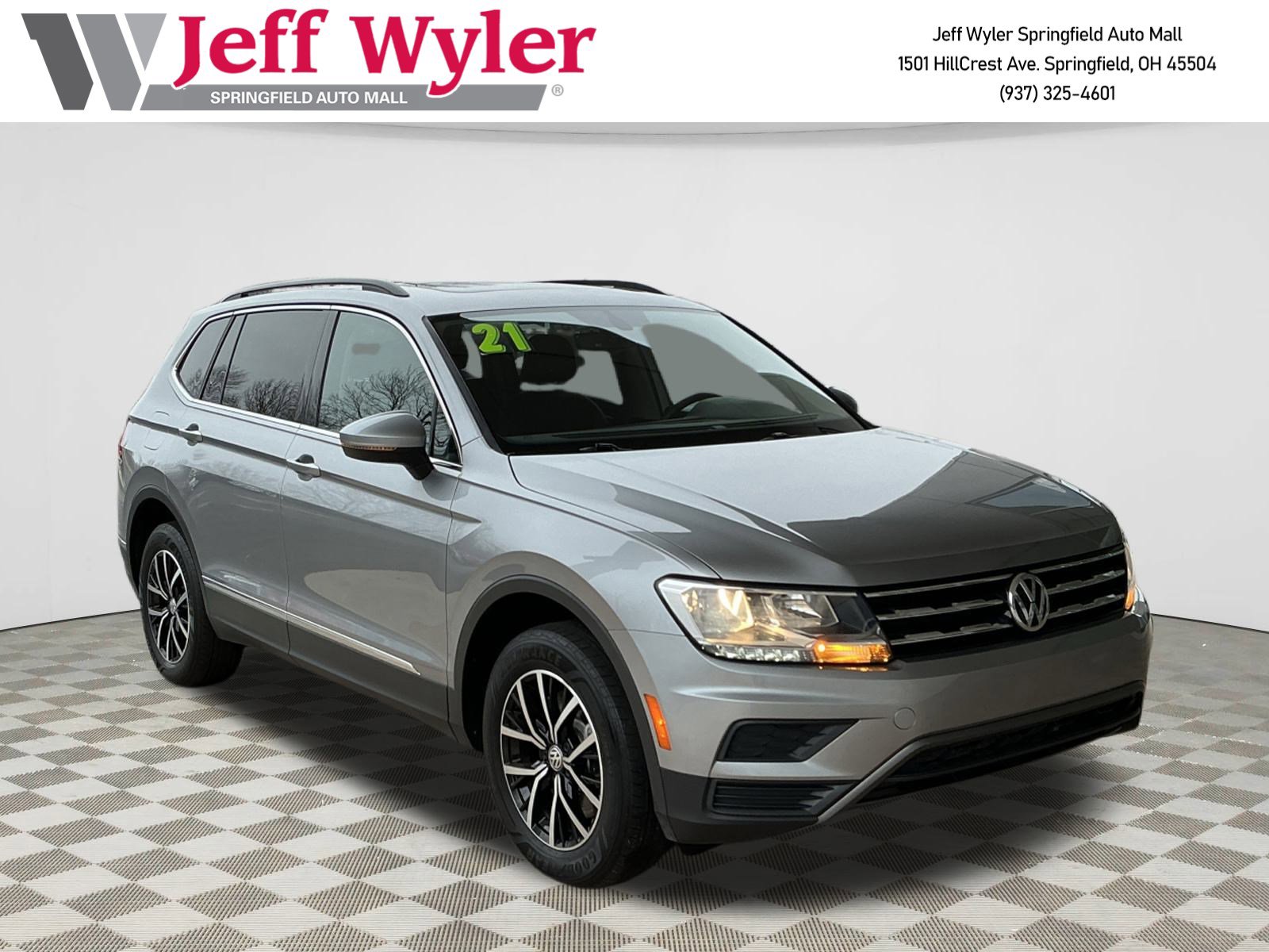 Used 2021 Volkswagen Tiguan SE w/ Panoramic Sunroof Package