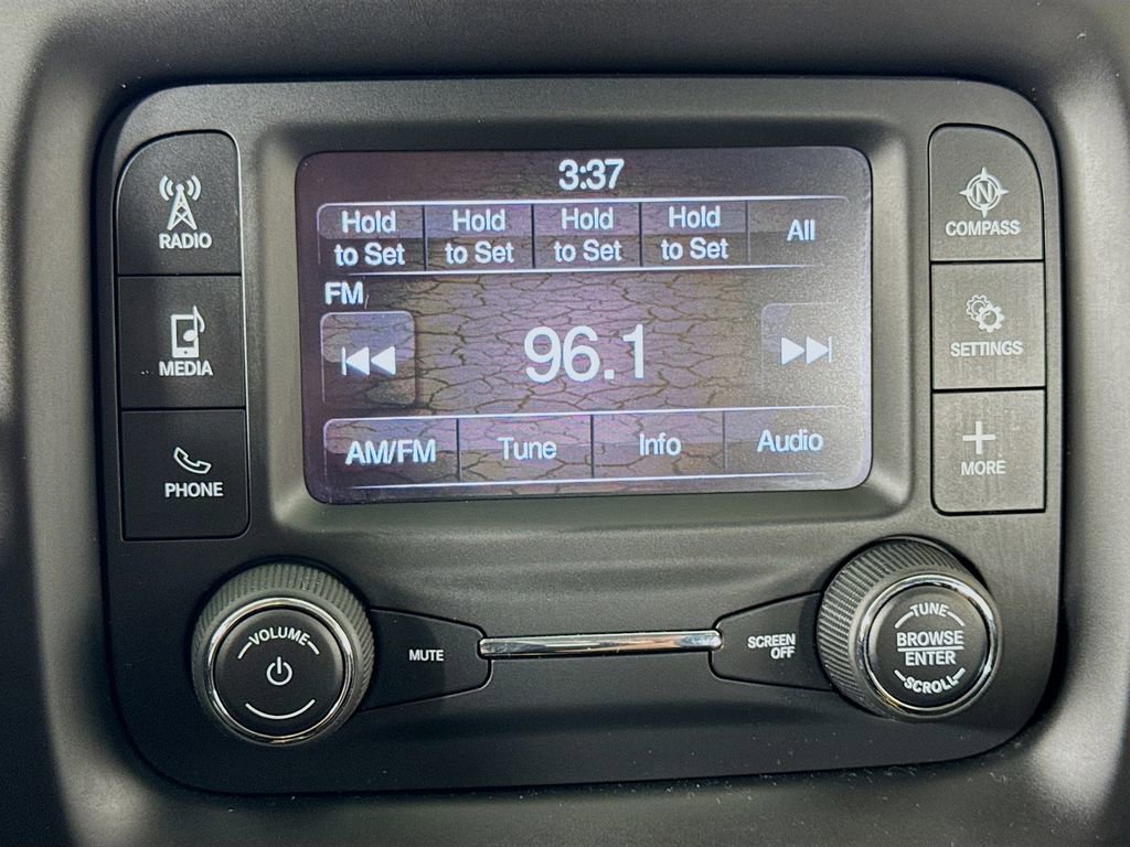 Used 2017 Jeep Compass Latitude FWD image 31