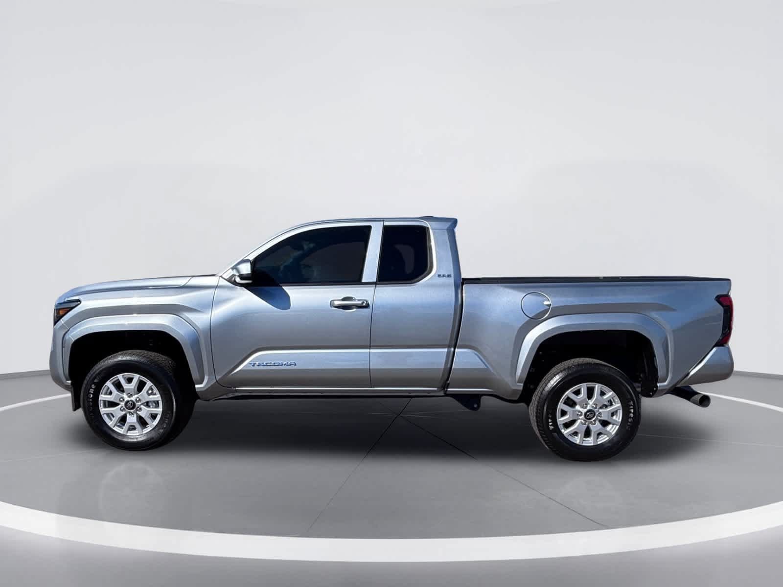 Used 2026 Toyota Tacoma SR5 RWD image 4
