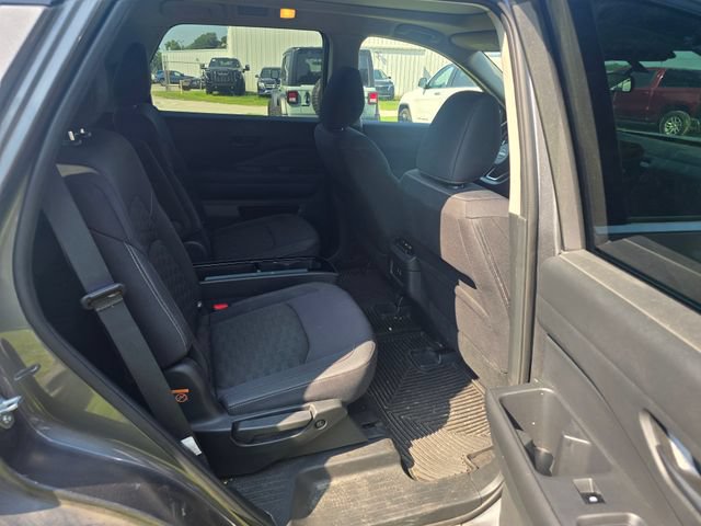 Used 2024 Nissan Pathfinder SV w/ SV Premium Package FWD image 42