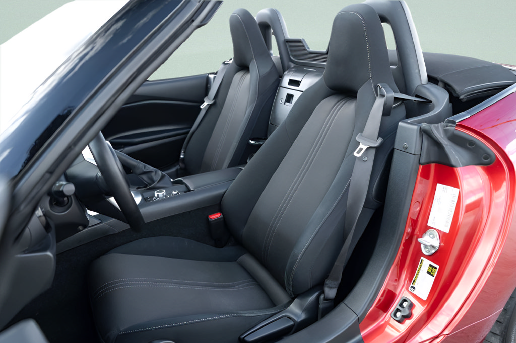 Used 2024 MAZDA MX-5 Miata Sport RWD image 18