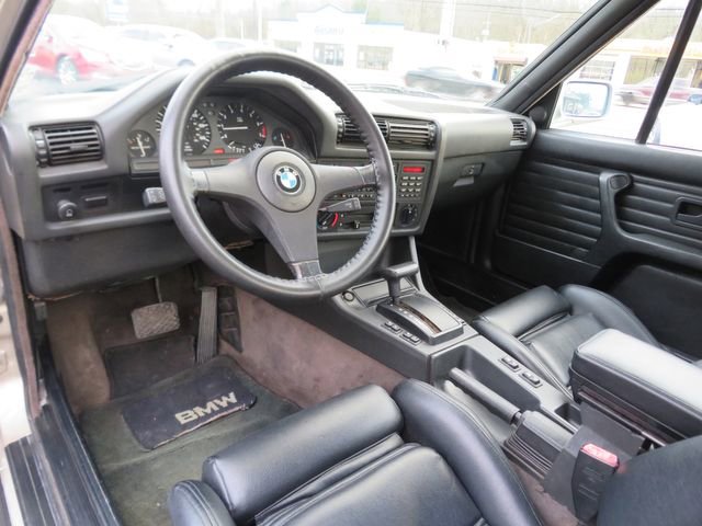 Used 1988 BMW 325i Convertible image 24