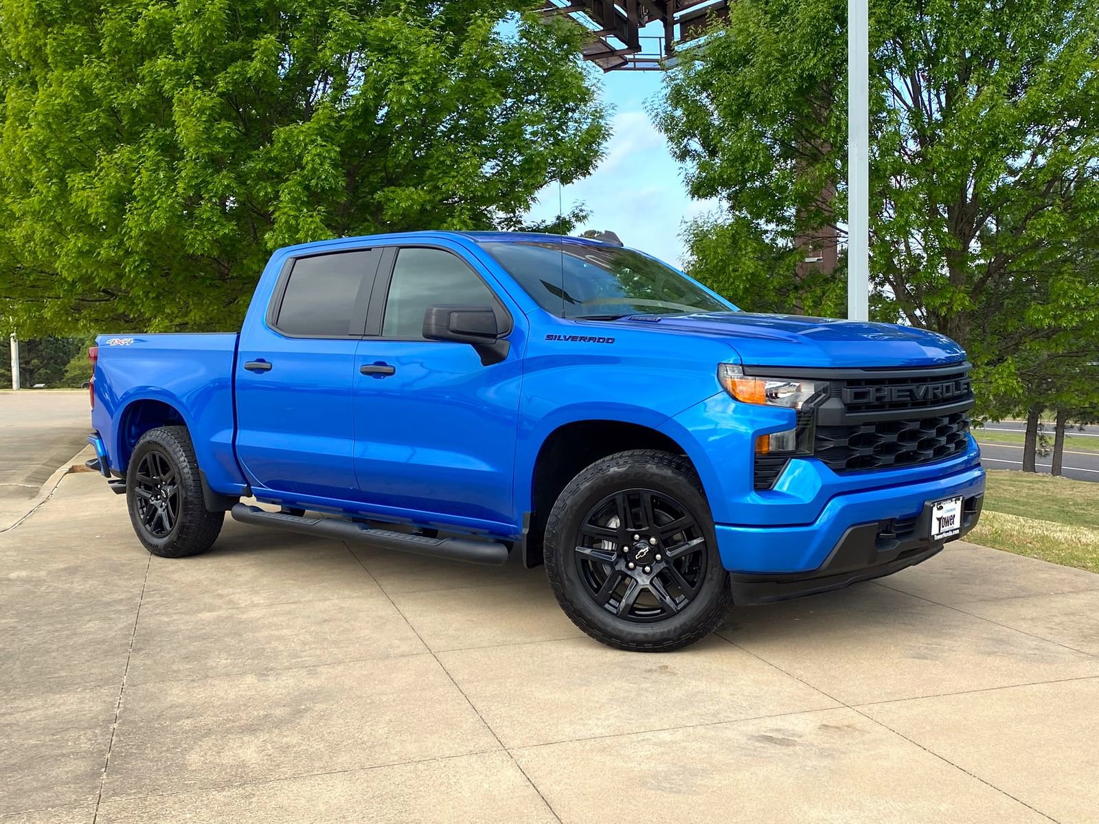 Used 2025 Chevrolet Silverado 1500 Custom w/ Turbomax Blackout Package AWD/4WD image 1