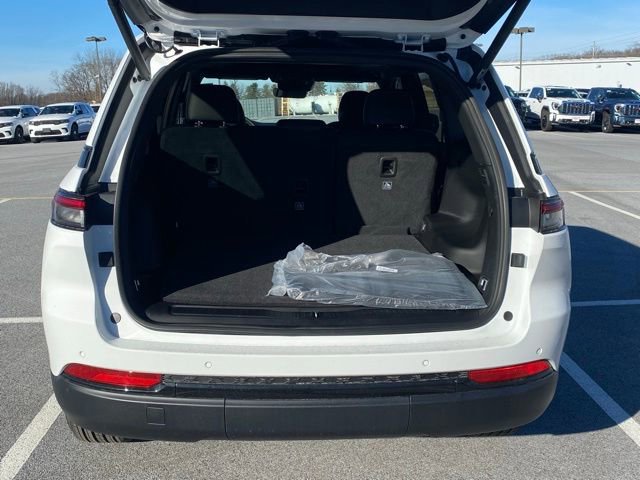 New 2025 Jeep Grand Cherokee Altitude AWD/4WD image 7