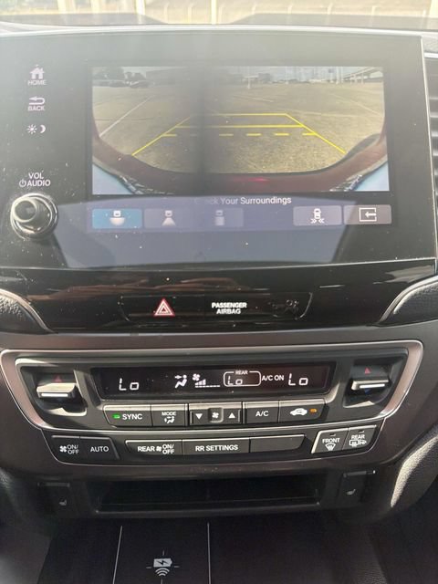 Certified 2025 Honda Passport EX-L image 17